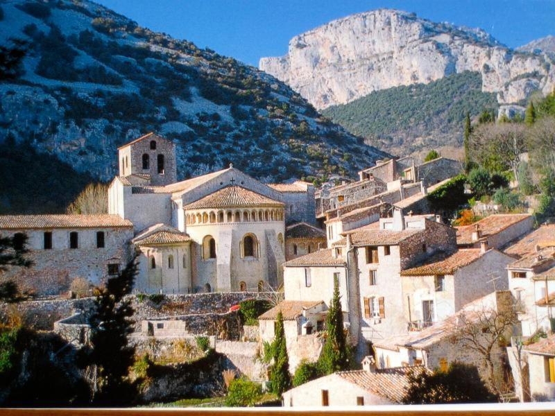 Charmante Maison A Saint Guilhem Le Desert Bagian luar foto